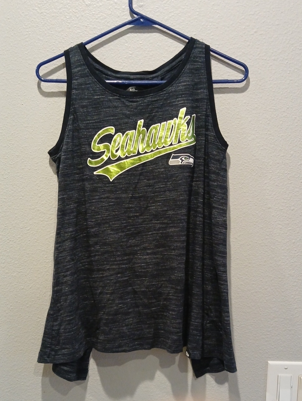 NFL Team Apparel Tshirt With Open Back Size Medium Fooball